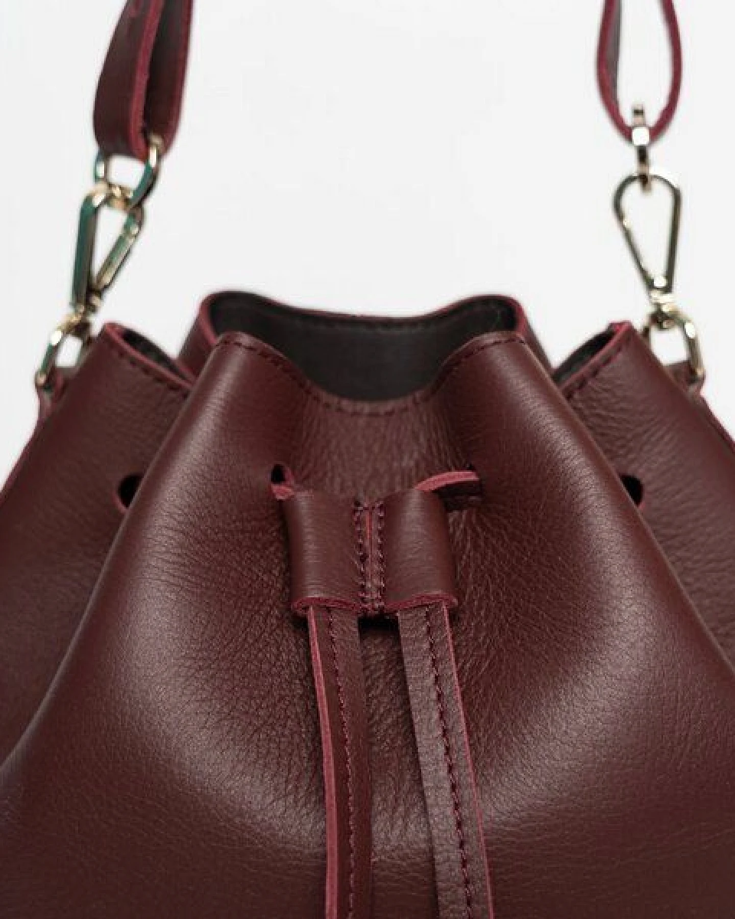 ann kurz Saku – Beuteltasche und Rucksack aus Leder – Ansicht 4