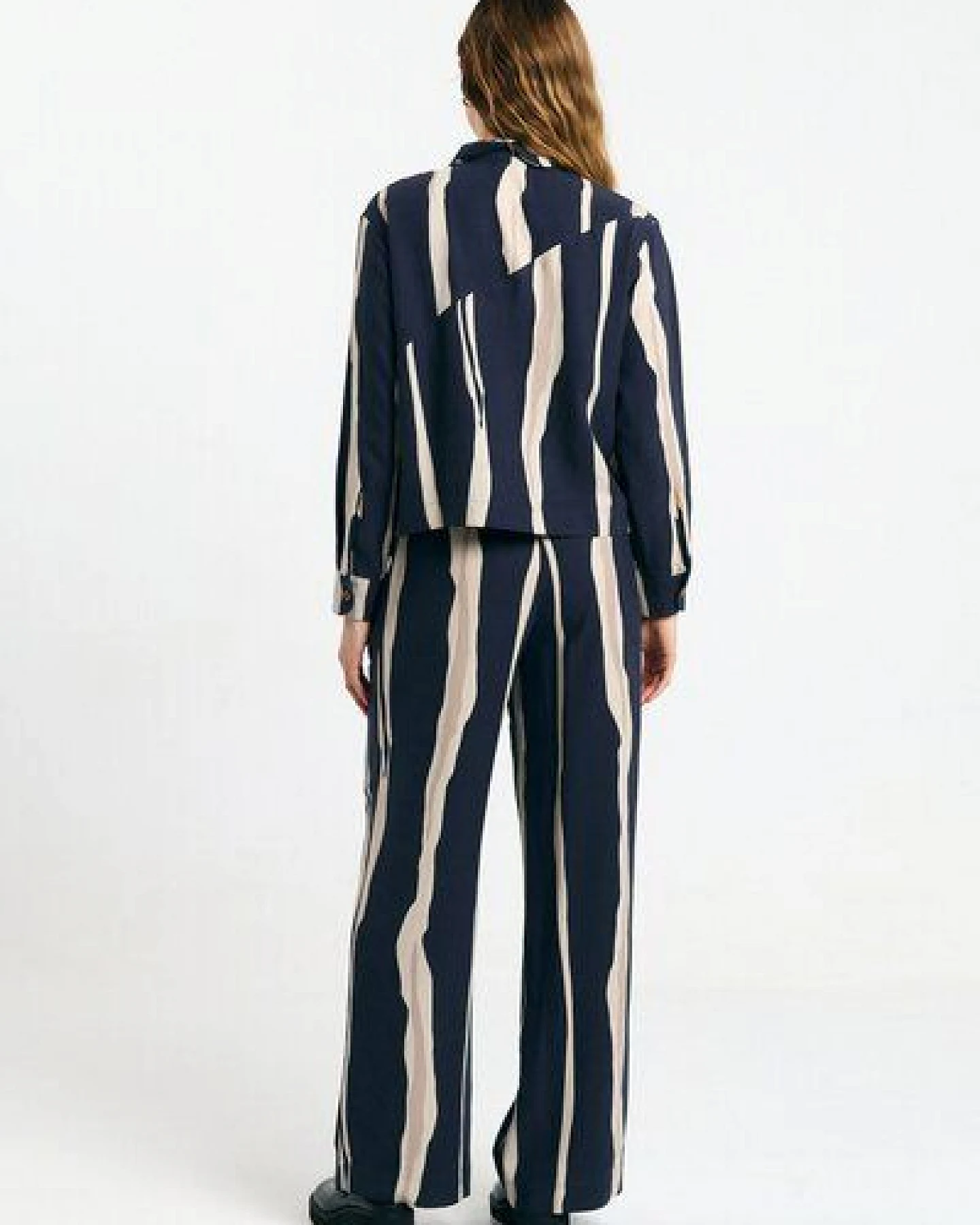 Suite13lab LISBOA SHIRT – Ansicht 3