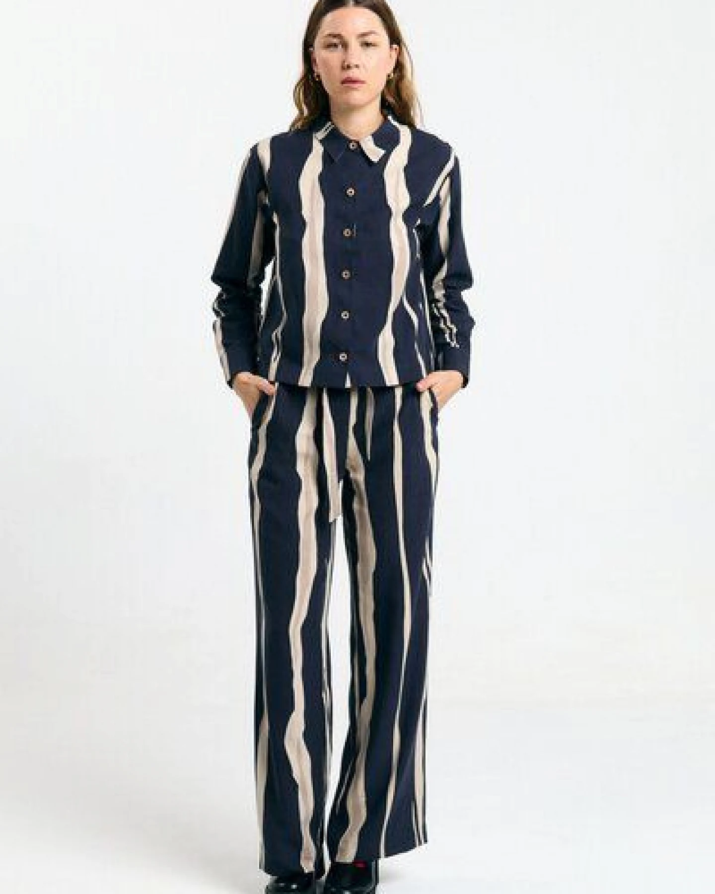 Suite13lab LISBOA SHIRT – Ansicht 2
