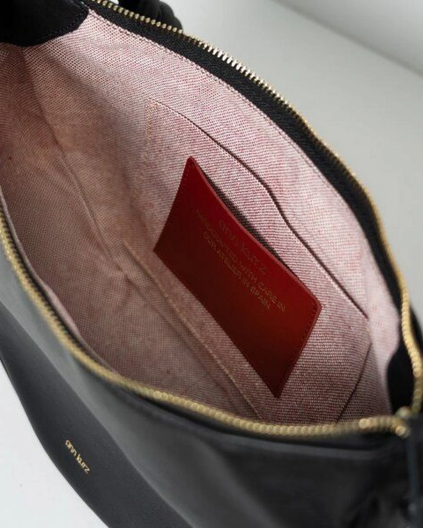 ann kurz Half Moon – Halbmond-Schultertasche aus Leder – Ansicht 2