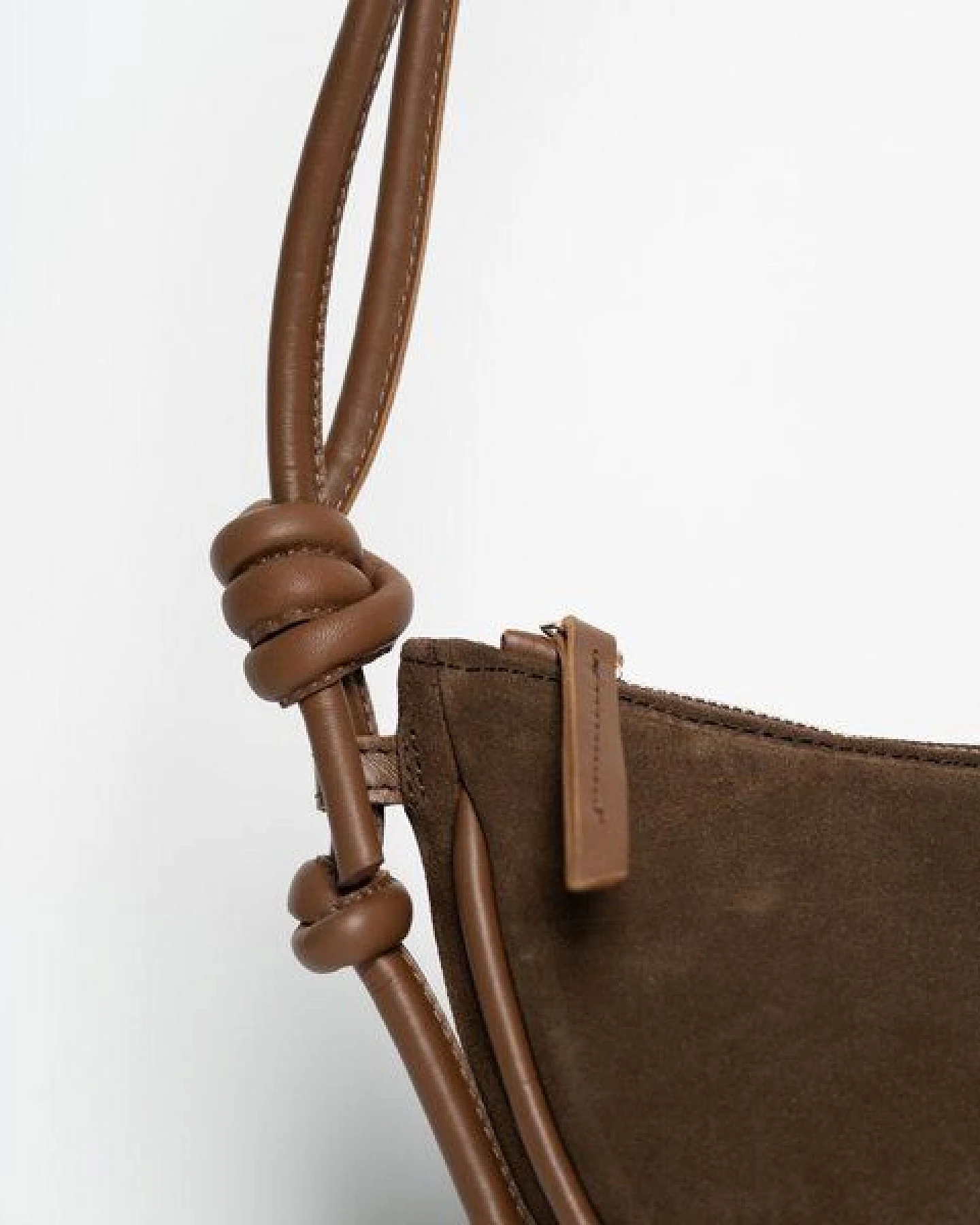 ann kurz Mini Half Moon – kleine Halbmond-Schultertasche aus Leder – Ansicht 4