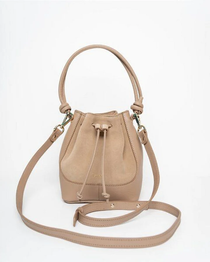 ann kurz Mini Saku – kleine Beuteltasche aus Leder