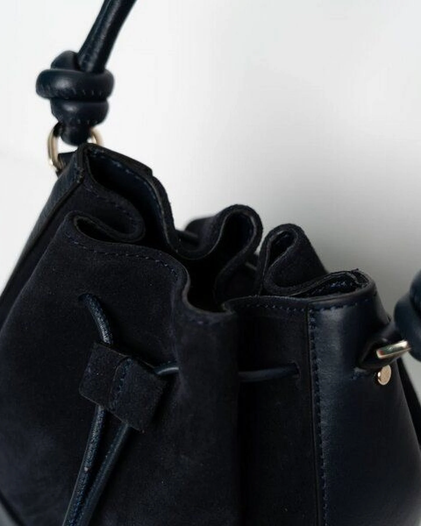 ann kurz Mini Saku – kleine Beuteltasche aus Leder – Ansicht 3
