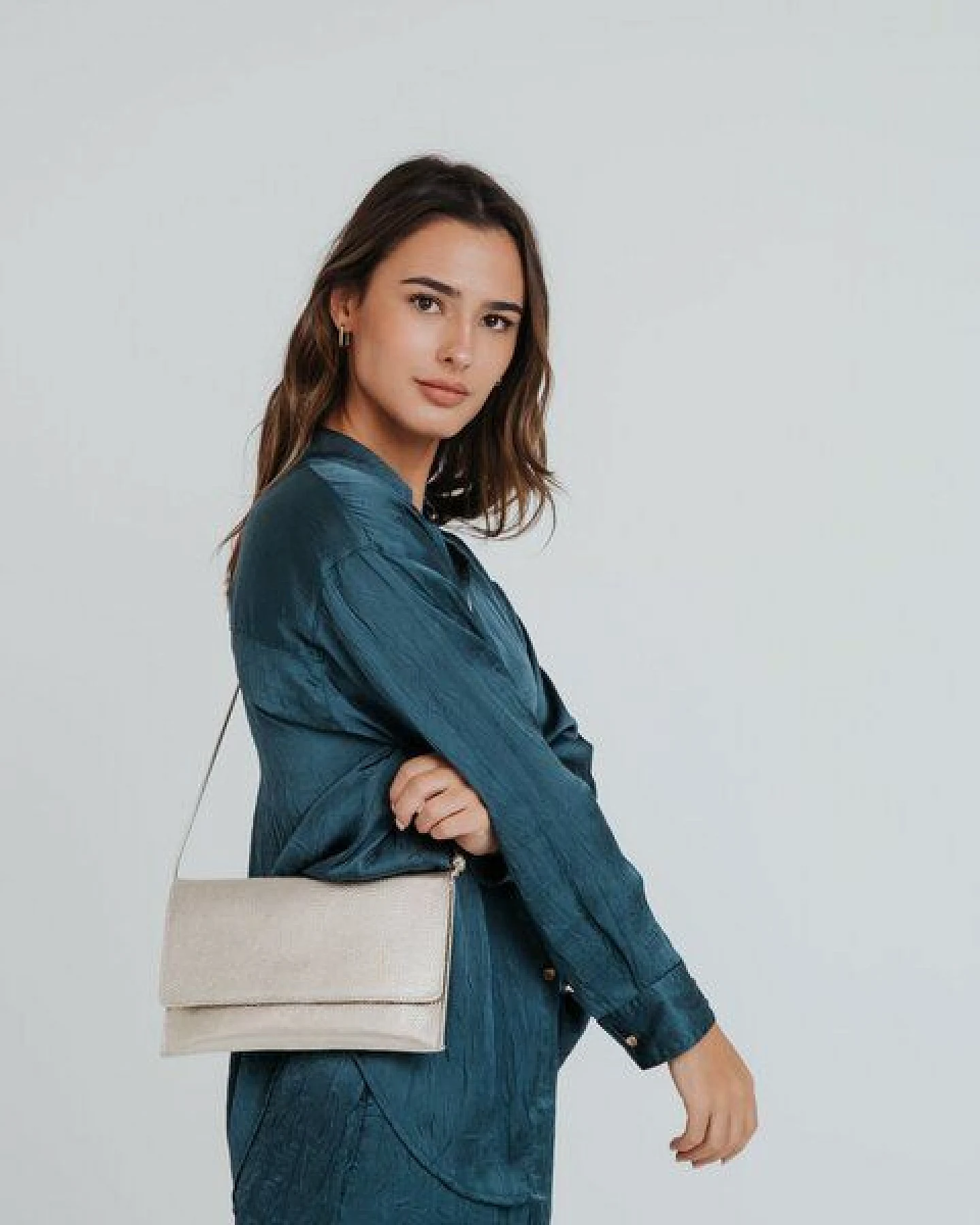 ann kurz Thin Clutch – flache Clutch aus Leder – Ansicht 3