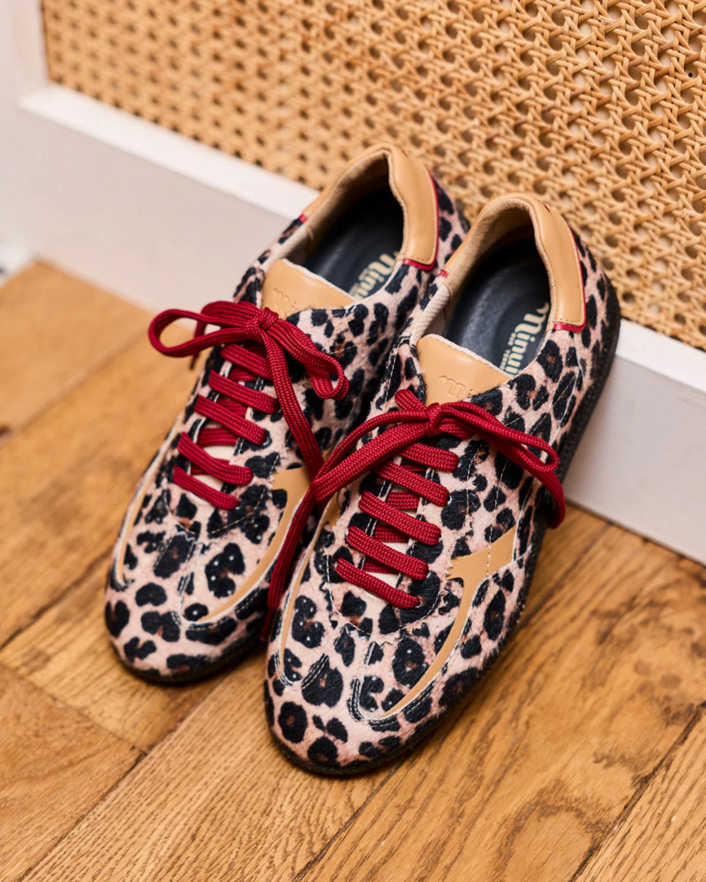 Minuit Sur Terre Damen vegan Sneaker Mit Rive-Leo Print – Ansicht 2