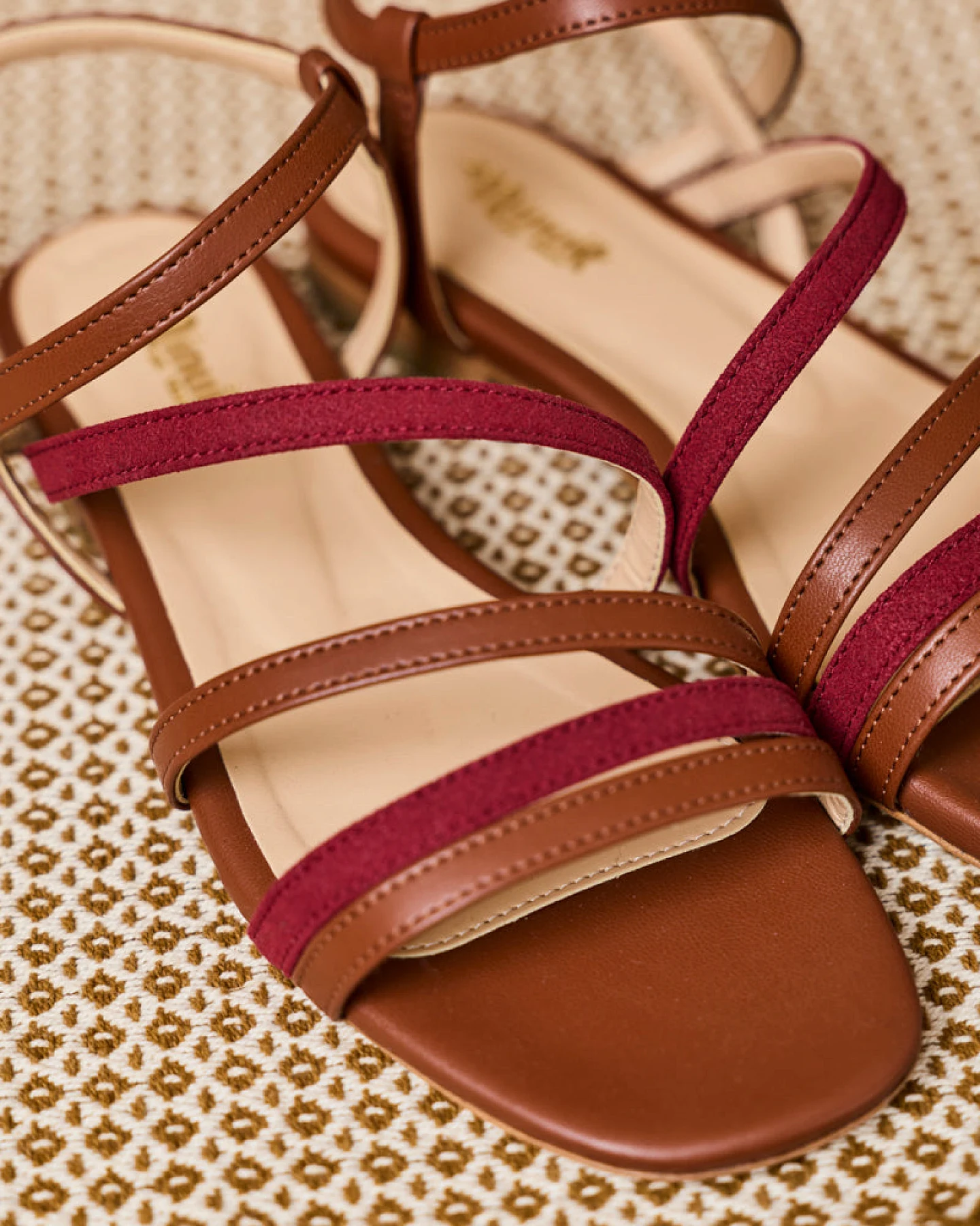 Minuit Sur Terre Damen vegan Sandalen Hysope Kamelbraun – Ansicht 2