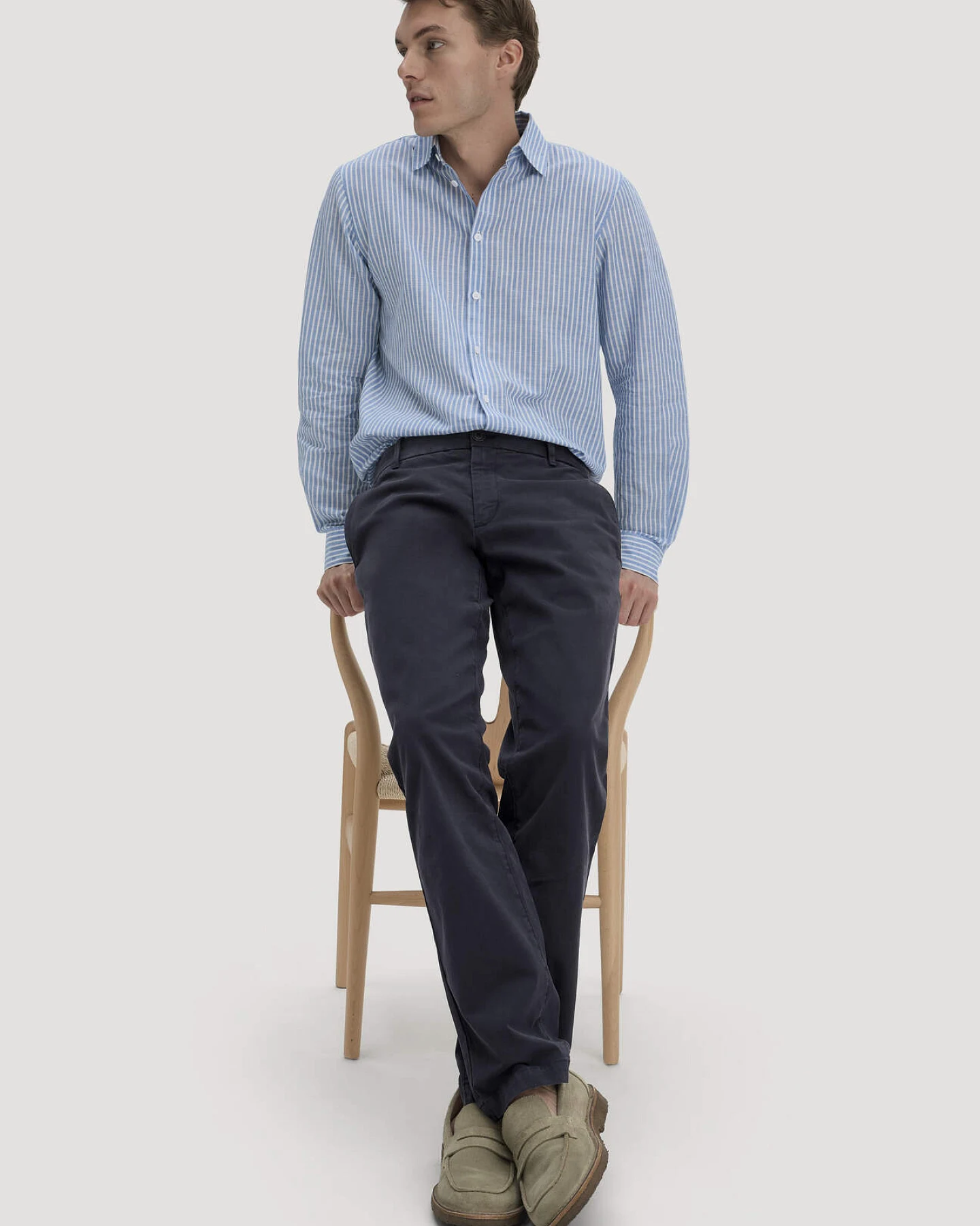 hessnatur Herren Chino LENN Regular aus Bio-Baumwolle - blau - Größe 31/30 – Ansicht 4