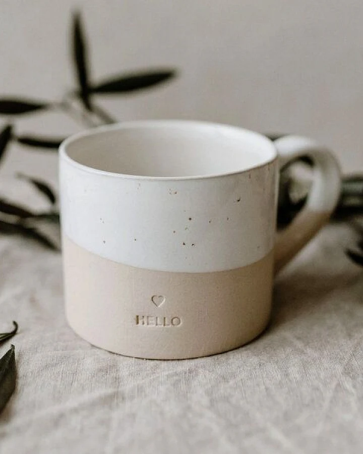 Eulenschnitt Tasse aus Steingut, Handarbeit