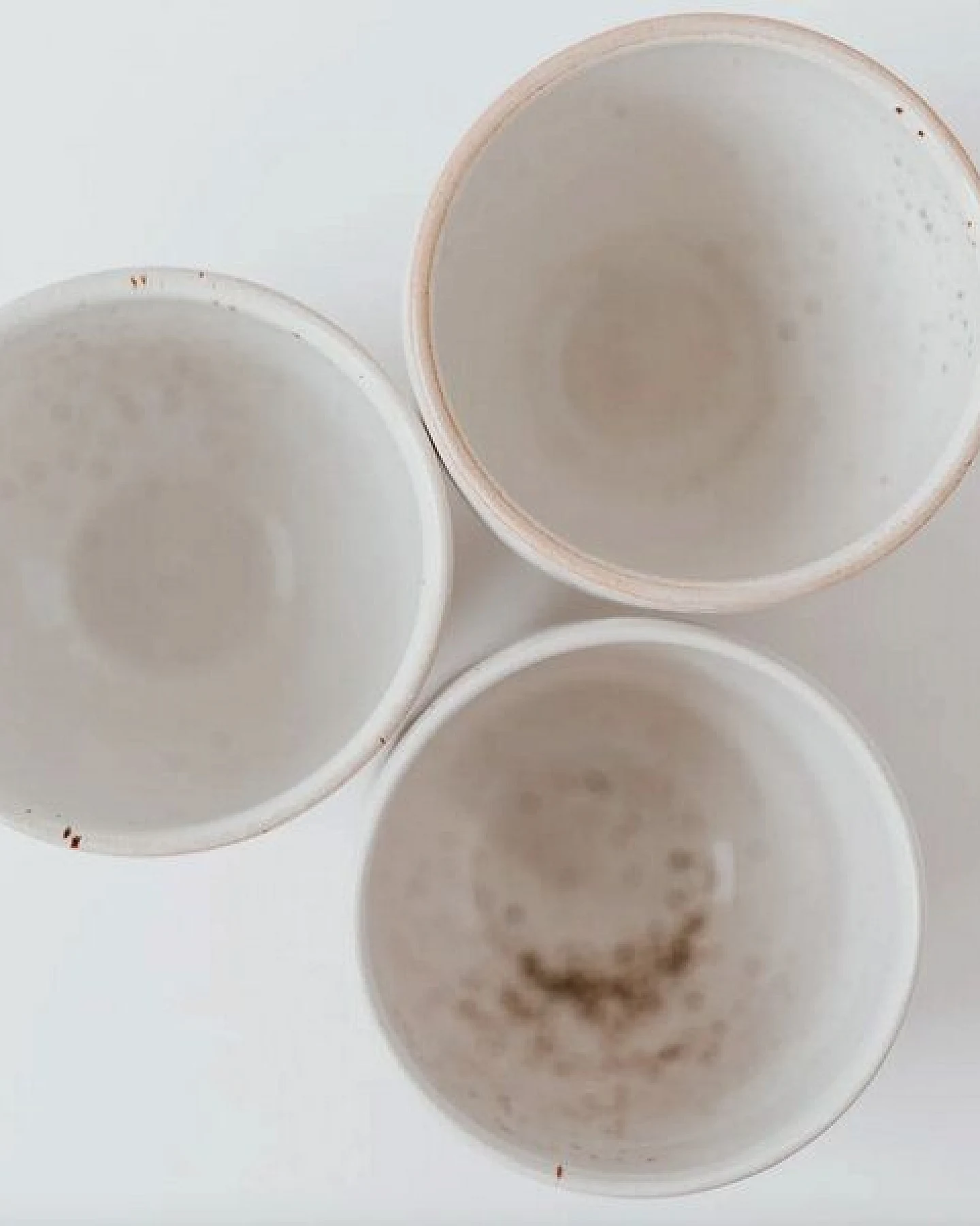 Eulenschnitt Becher aus Steingut, Handarbeit – Ansicht 2