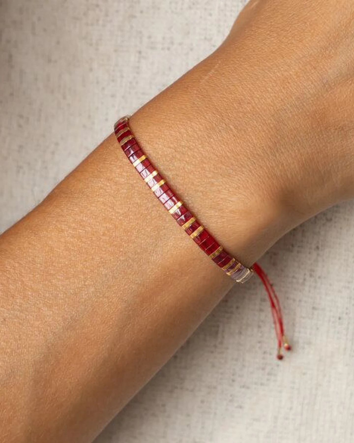 juni Rotes Armband Golden Garnet - handgemacht in Deutschland – Ansicht 3