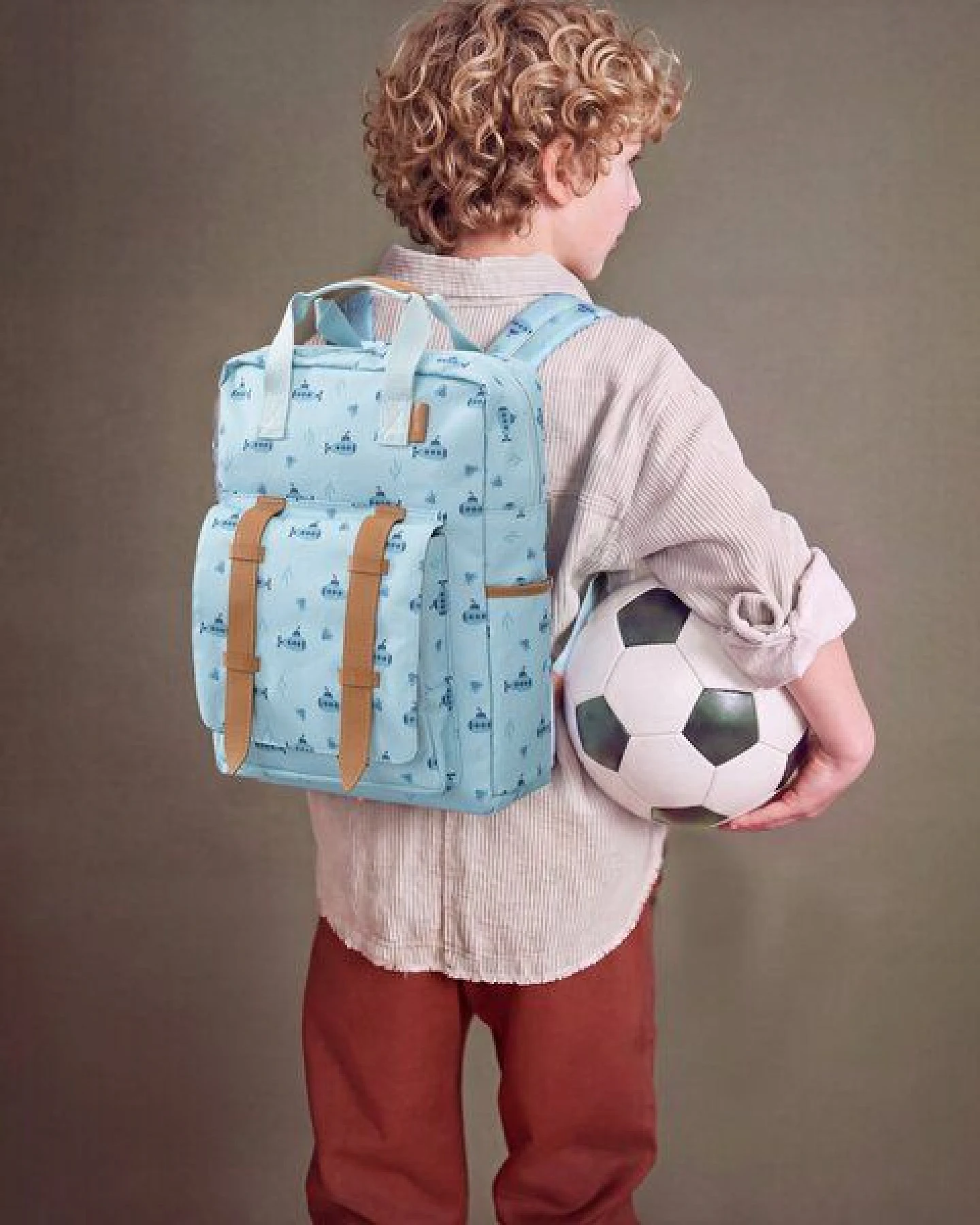 Fresk Schulrucksack 36 × 26 × 10 cm – wasserabweisend, mit Brustgurt – Ansicht 2