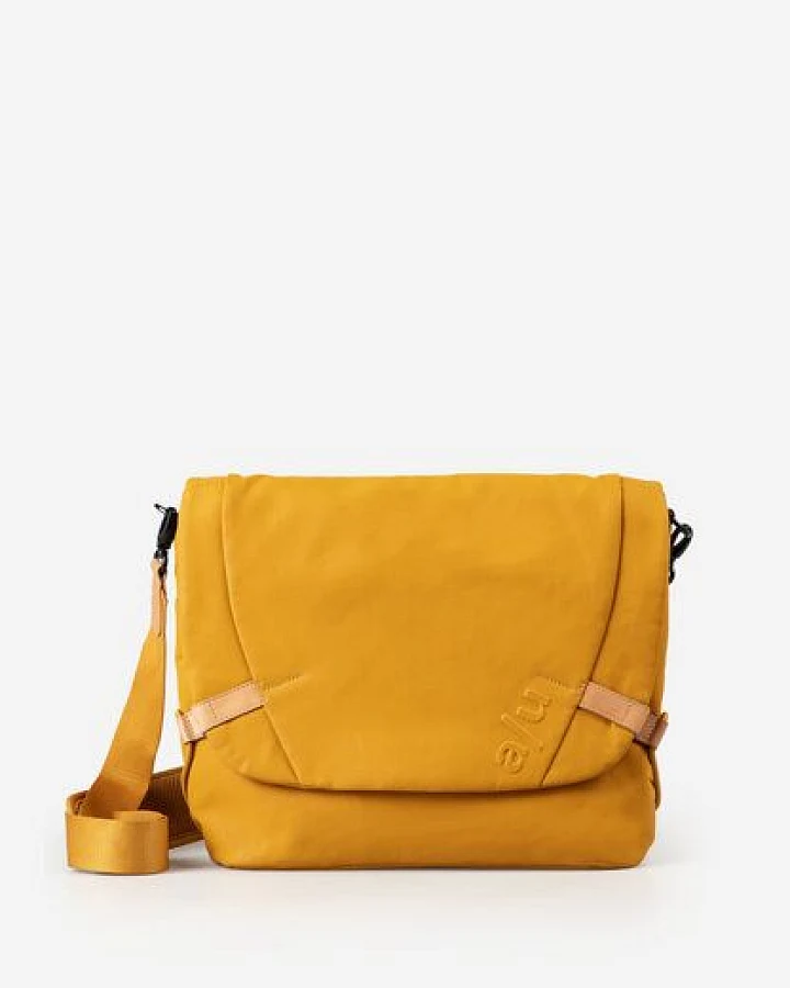 aunts & uncles Messenger Bag Matsumoto