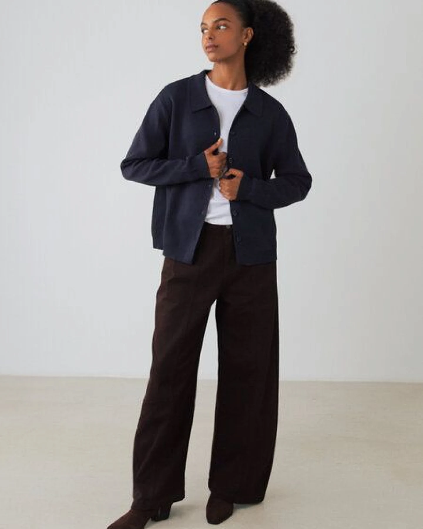 Honest Basics Damen MC Cardigan aus 100% Bio-Baumwolle – Ansicht 2