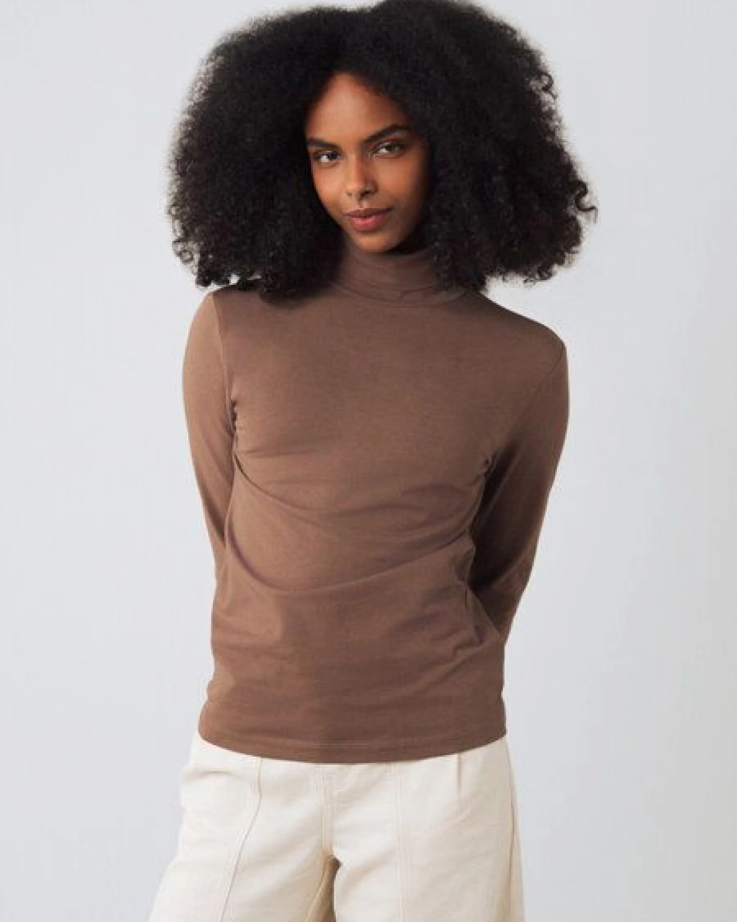 Honest Basics Damen Jersey-Rollkragenshirt aus Bio- und recycelter Baumwolle – Ansicht 3