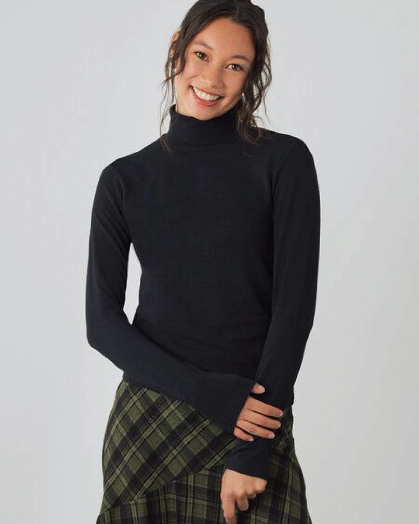 Honest Basics Damen Jersey-Rollkragenshirt aus Bio- und recycelter Baumwolle – Ansicht 3