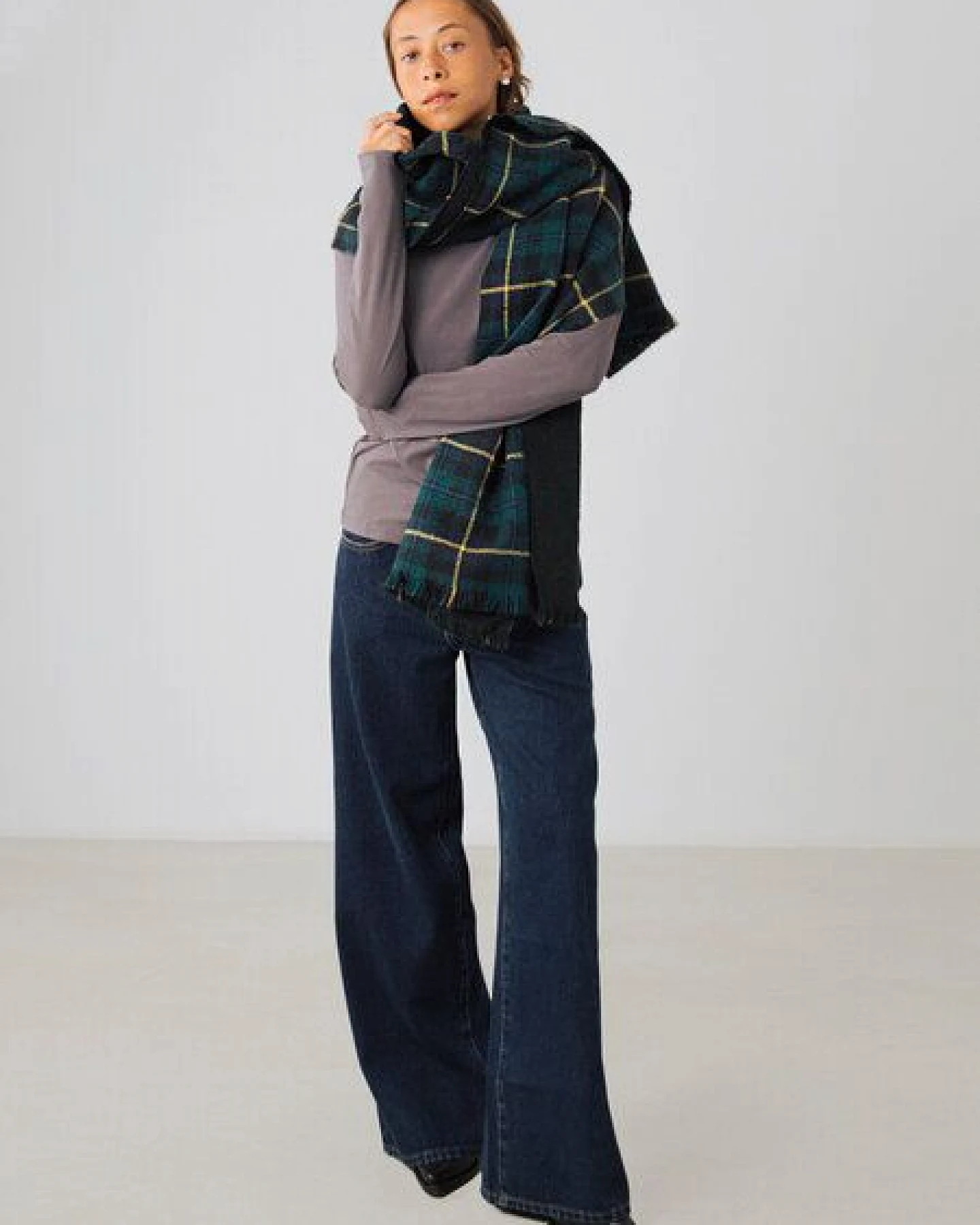 Honest Basics Damen Jersey-Rollkragenshirt aus Bio- und recycelter Baumwolle – Ansicht 3