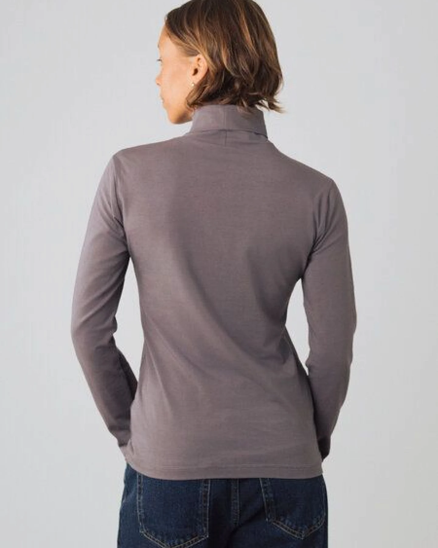 Honest Basics Damen Jersey-Rollkragenshirt aus Bio- und recycelter Baumwolle – Ansicht 4