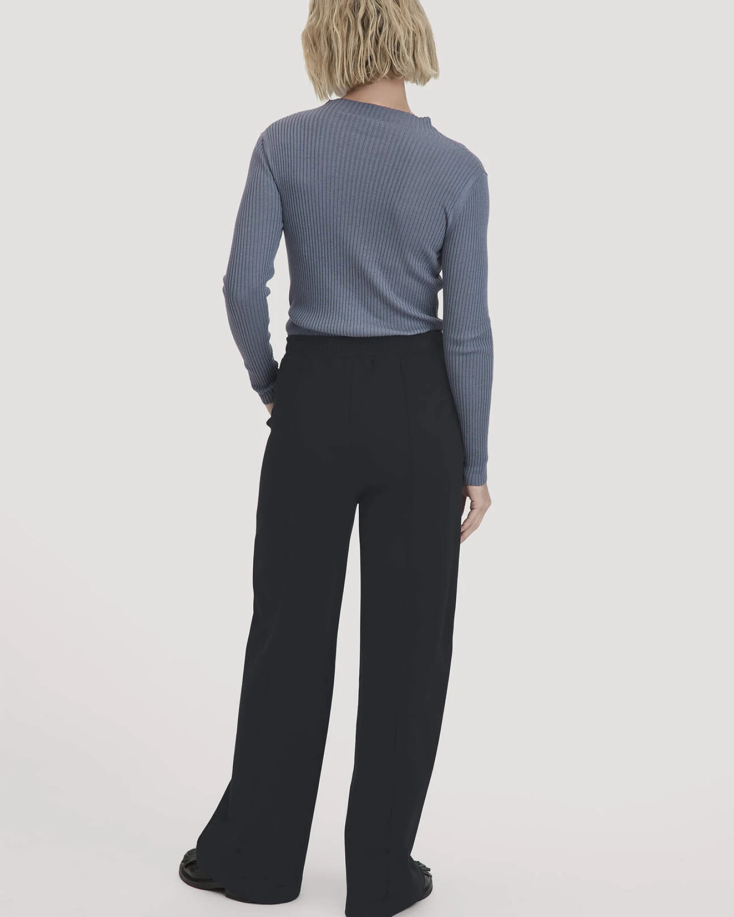 hessnatur Damen Jersey Hose Wide Leg Relaxed aus Bio-Baumwolle - schwarz - Größe 42 – Ansicht 2