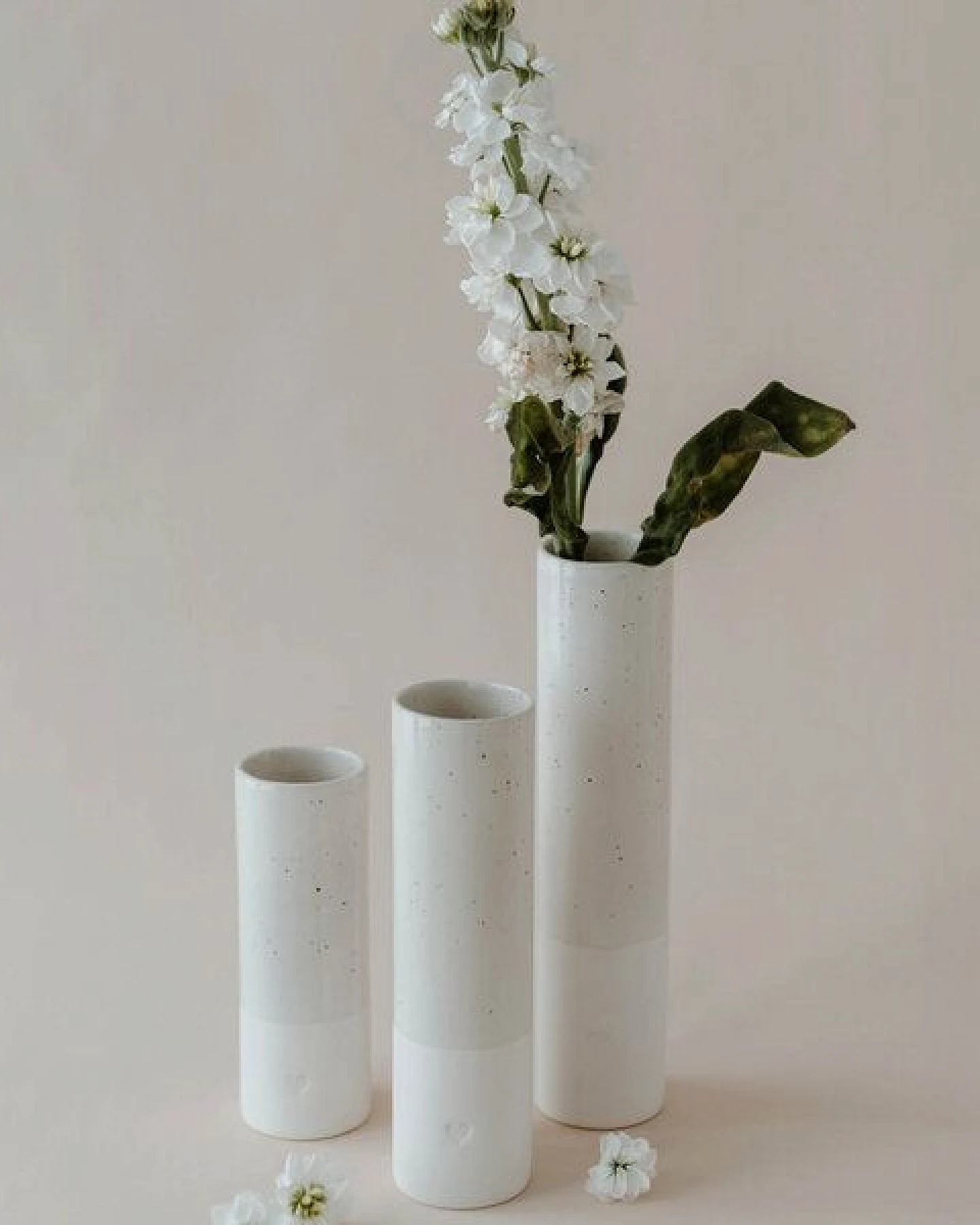 Eulenschnitt Vase mit Prägung aus Steingut – Ansicht 4
