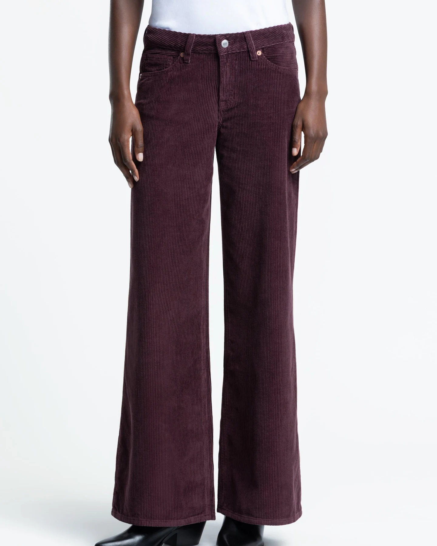 Kings of Indigo Damen vegan Hose Tanja Cord Fudge Braun – Ansicht 2