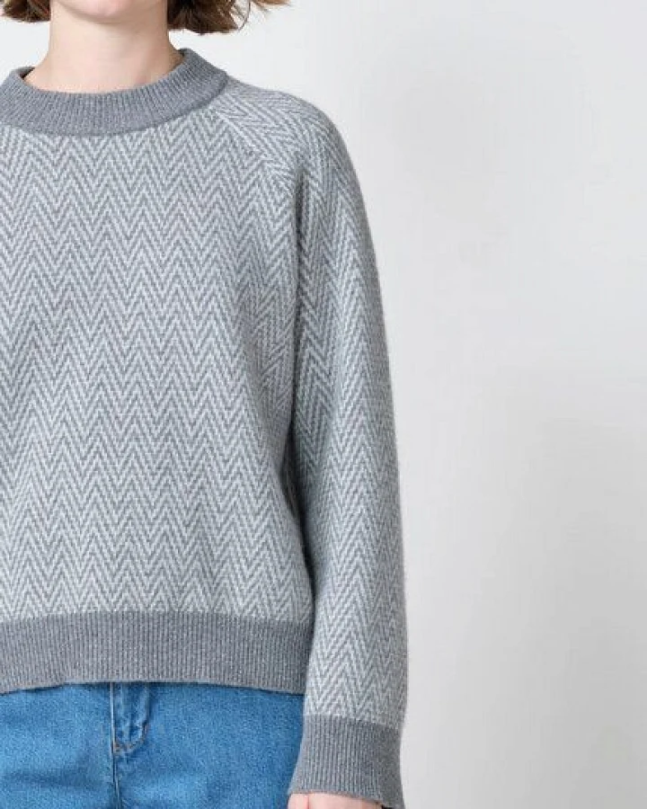 Klitmøller Collective Merino-Pullover mit Zick-Zack-Muster Modell: Hanne