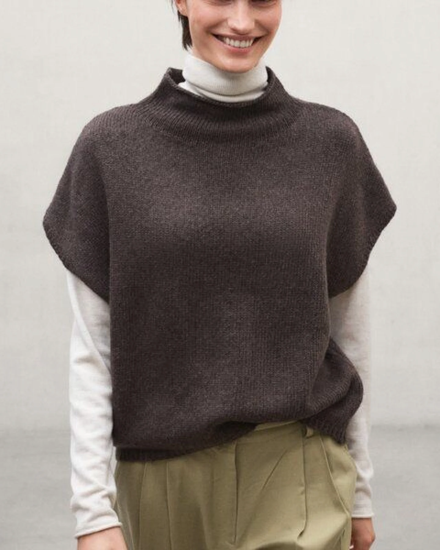 ECOALF Castelly Knit – Moderner Kurzarm-Pullover in lässiger Passform – Ansicht 4