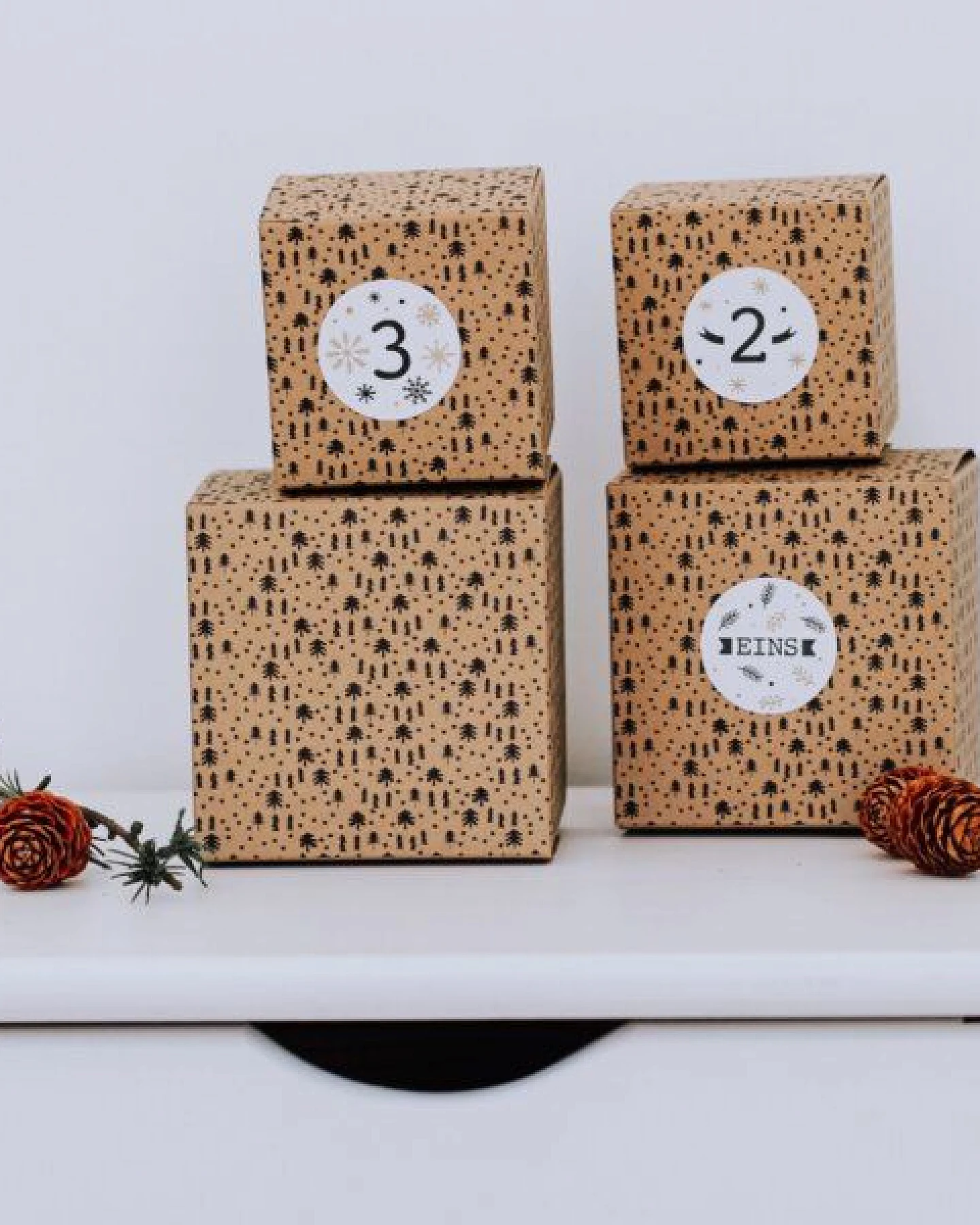 Fines Papeterie Adventskalender UNIQUE Boxen und Aufkleber Zahlen 1-24 – Ansicht 3