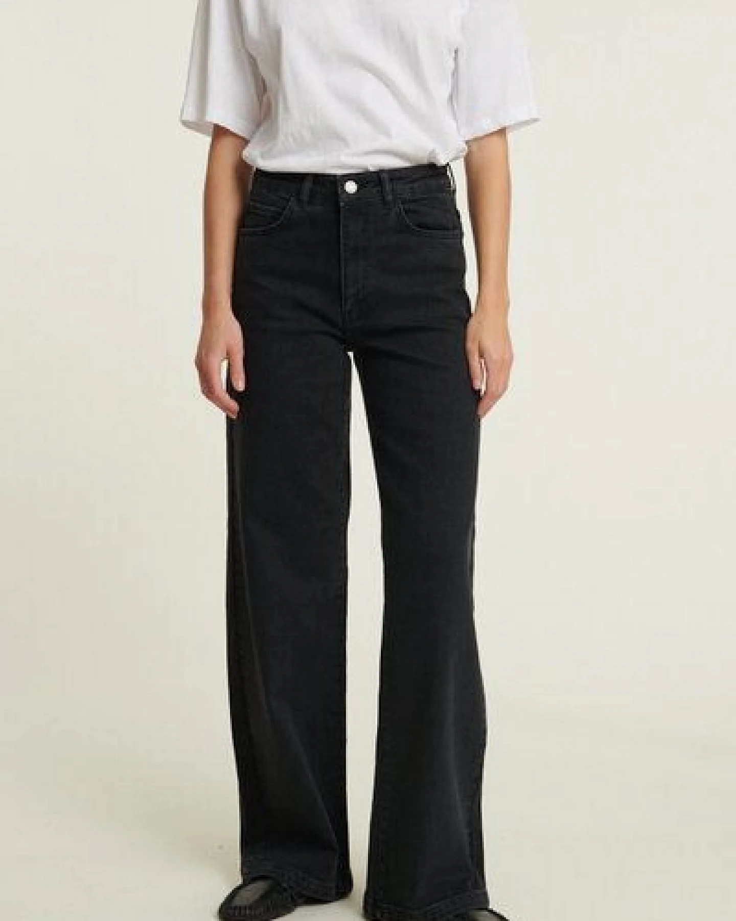 Basic Apparel High-Waist Jeans ENYA aus Bio-Baumwolle – Ansicht 2