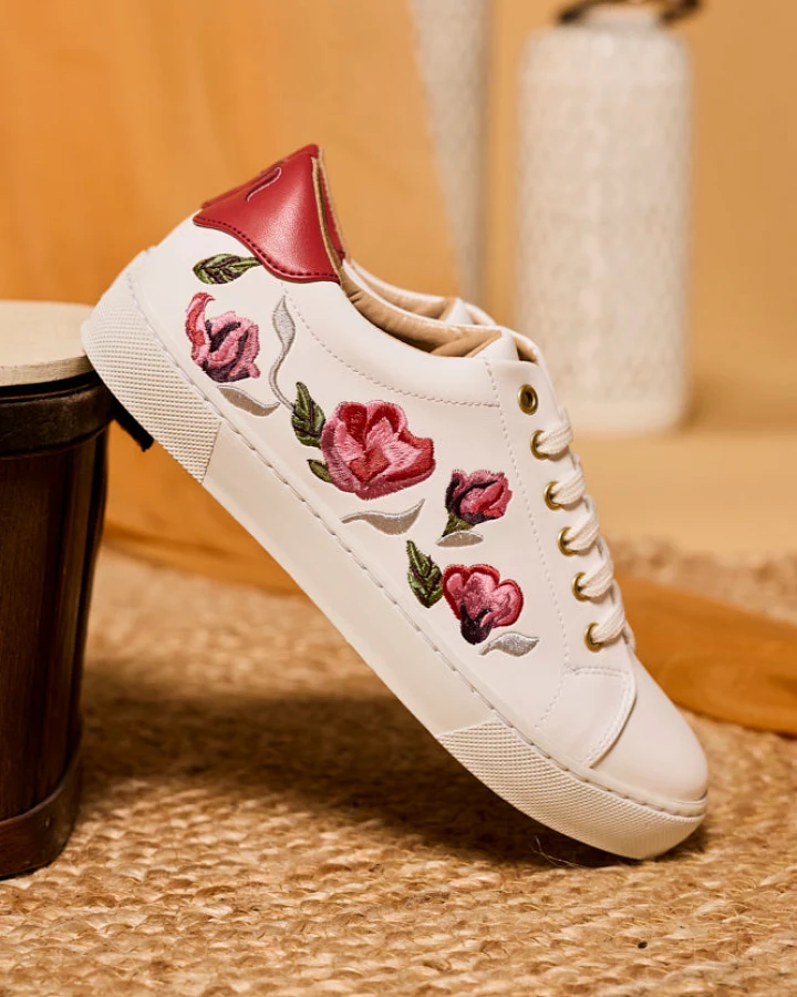 Minuit Sur Terre Damen vegan Sneaker Virevolte Fleurs Au Vent Weiß