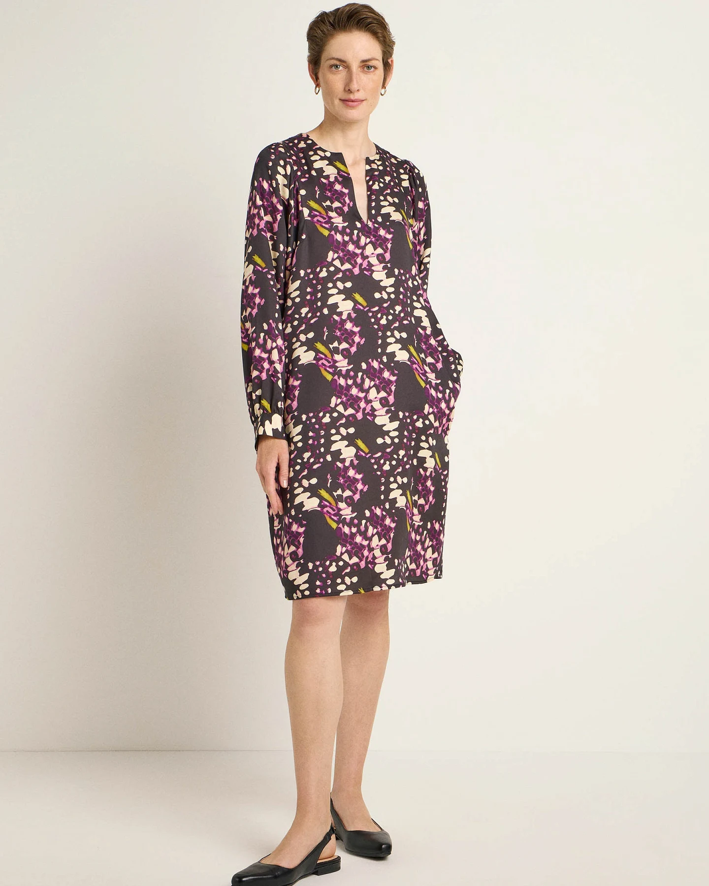 Kleid mit Kräuseln – Ansicht 2