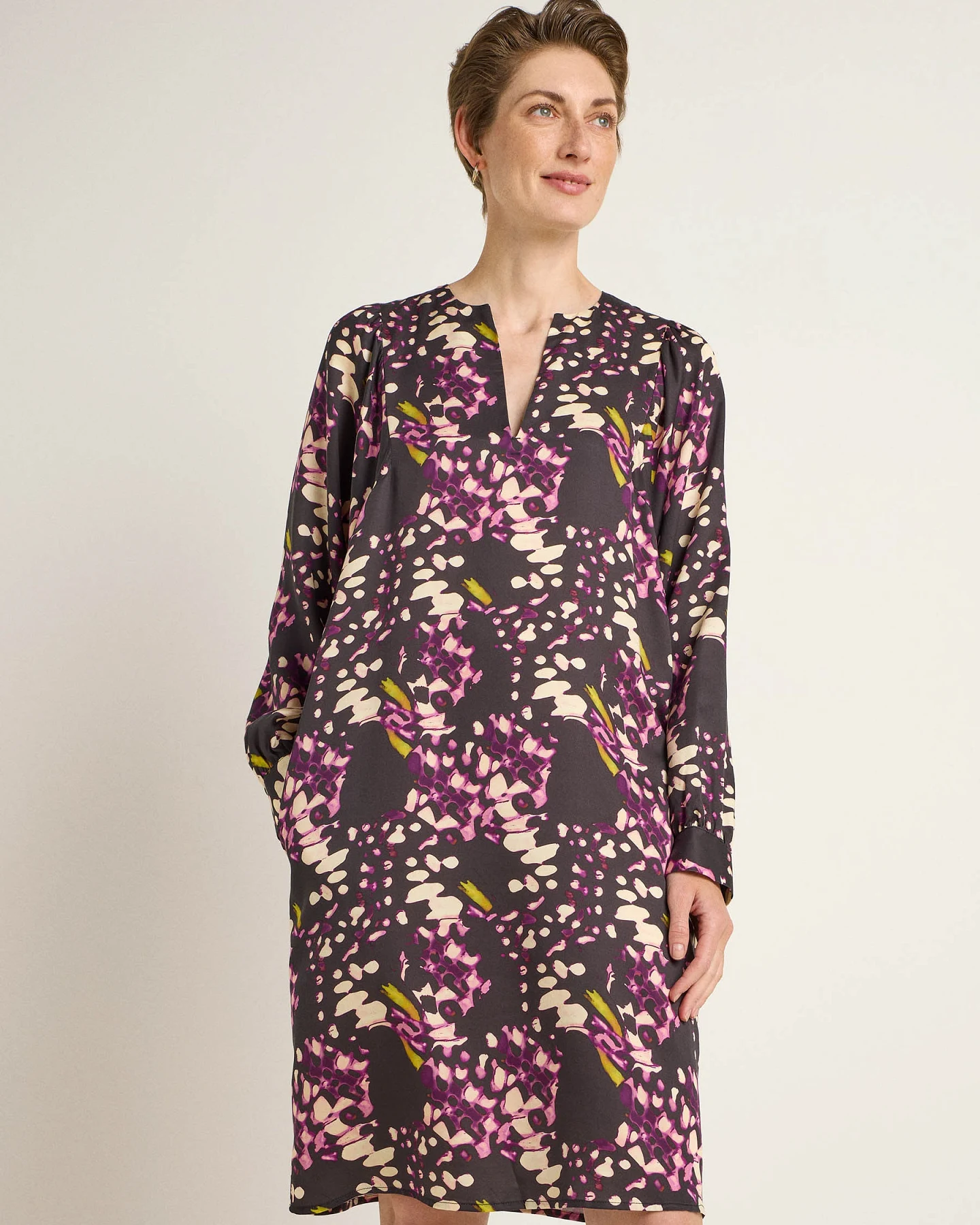Kleid mit Kräuseln – Ansicht 3
