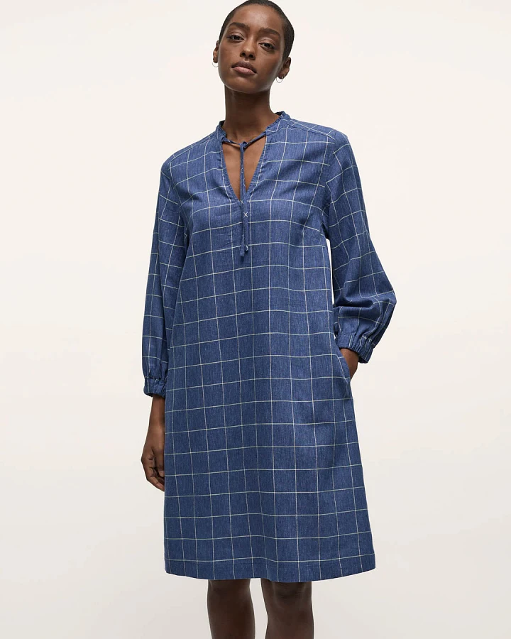 Karo-Kleid mit V-Ausschnitt