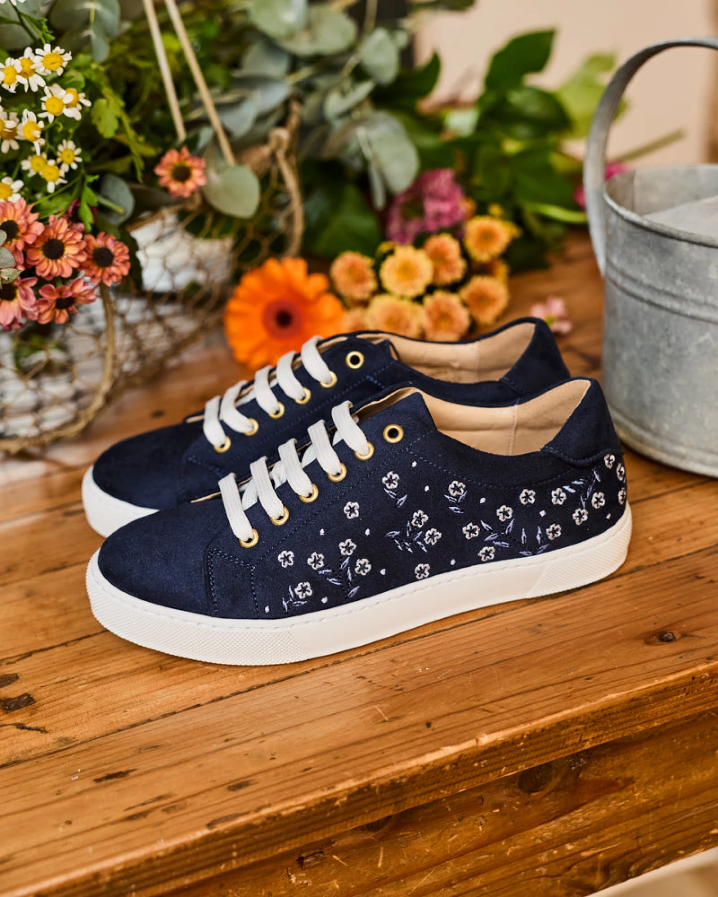 Minuit Sur Terre Damen vegan Sneaker Virevolte Petites Fleurs Bleues Blau – Ansicht 2