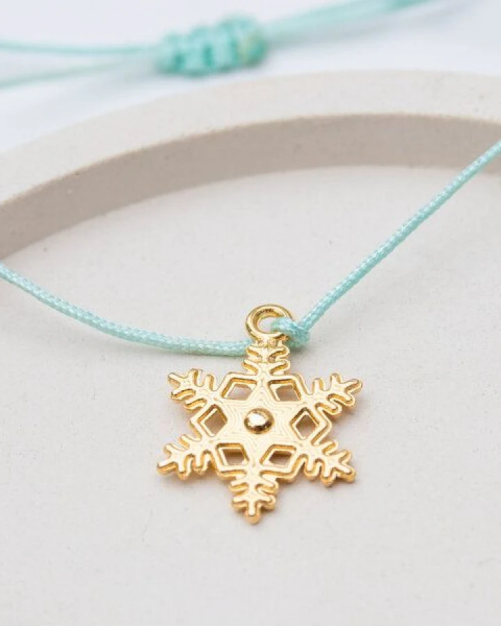 Bow & Hummingbird Schneeflocken Armband 24K vergoldet „Merry Christmas“ – Weihnachtsarmband in Mint oder Creme, kleines Weihnachtsgeschenk,
