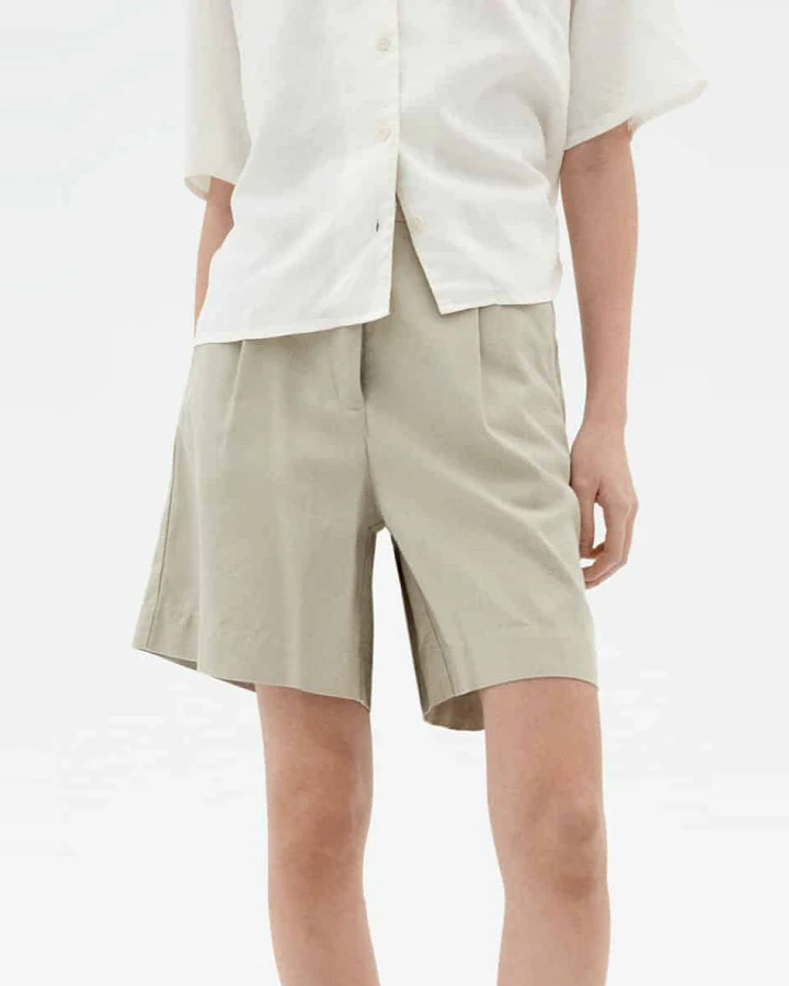 Thinking MU Damen vegan Shorts Lia Haferflocken