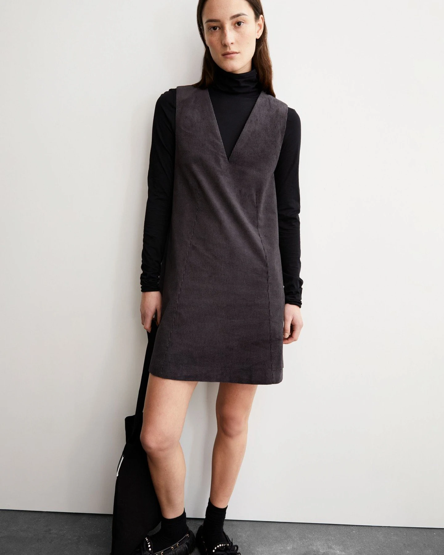 Kleid Pinaafo Cord Grau – Ansicht 5