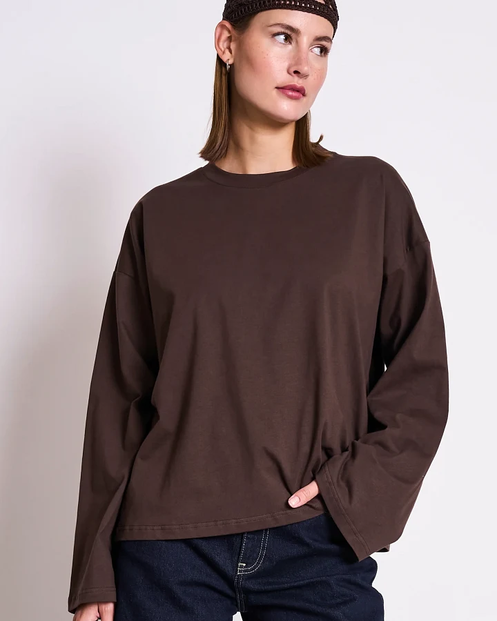 JAN 'N JUNE Damen vegan Longsleeve Boxy Ankira Schlammbraun