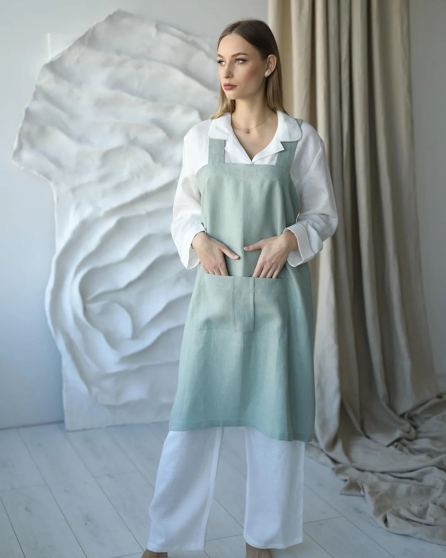 Amber Linen unisex vegan Schürze Oliver Salbei Grün – Ansicht 2