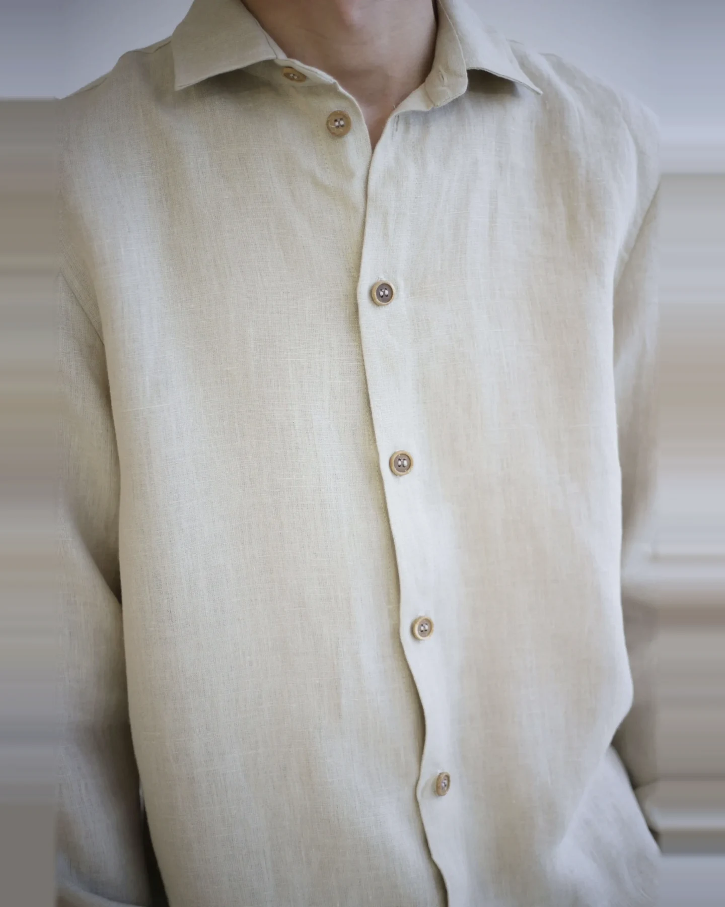Amber Linen Herren vegan Hemd Havanna Pale Sand – Ansicht 2