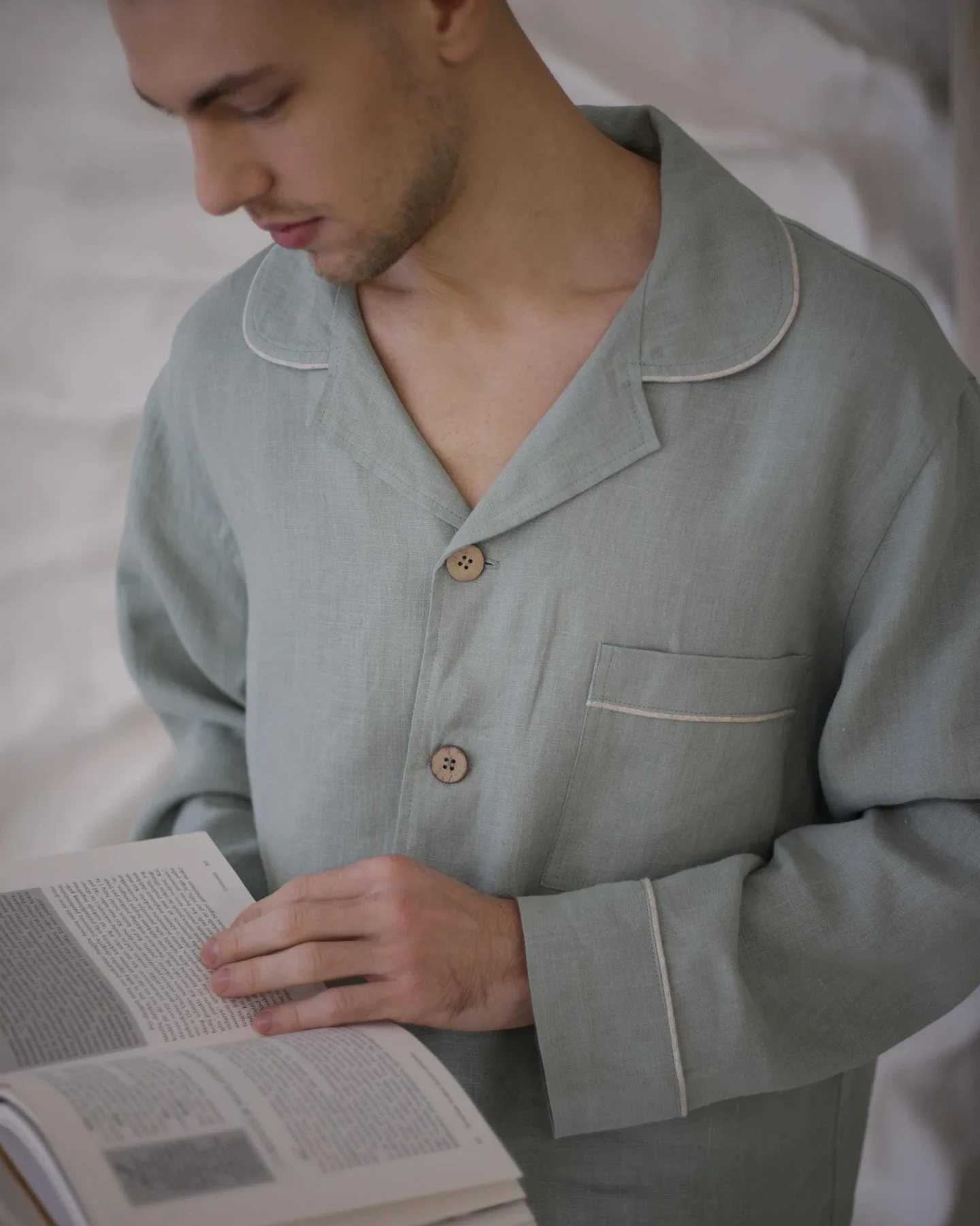 Amber Linen Herren vegan Pyjama Set Kanada Salbei Grün – Ansicht 2