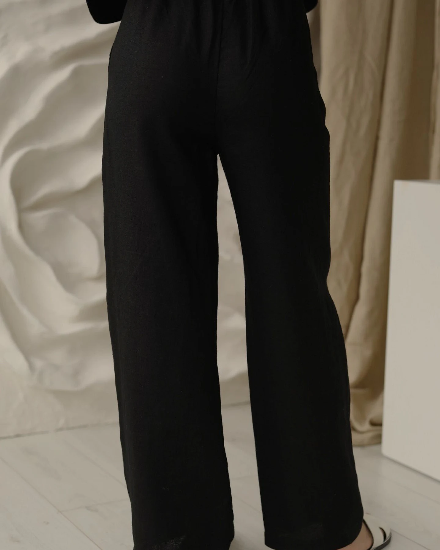 Amber Linen Damen vegan Hose Jakarta Schwarz – Ansicht 2