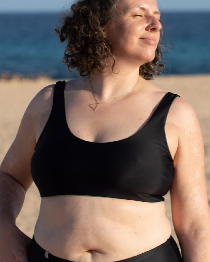 Inaska Damen vegan Bikinioberteil Reversible Pure Black Khaki