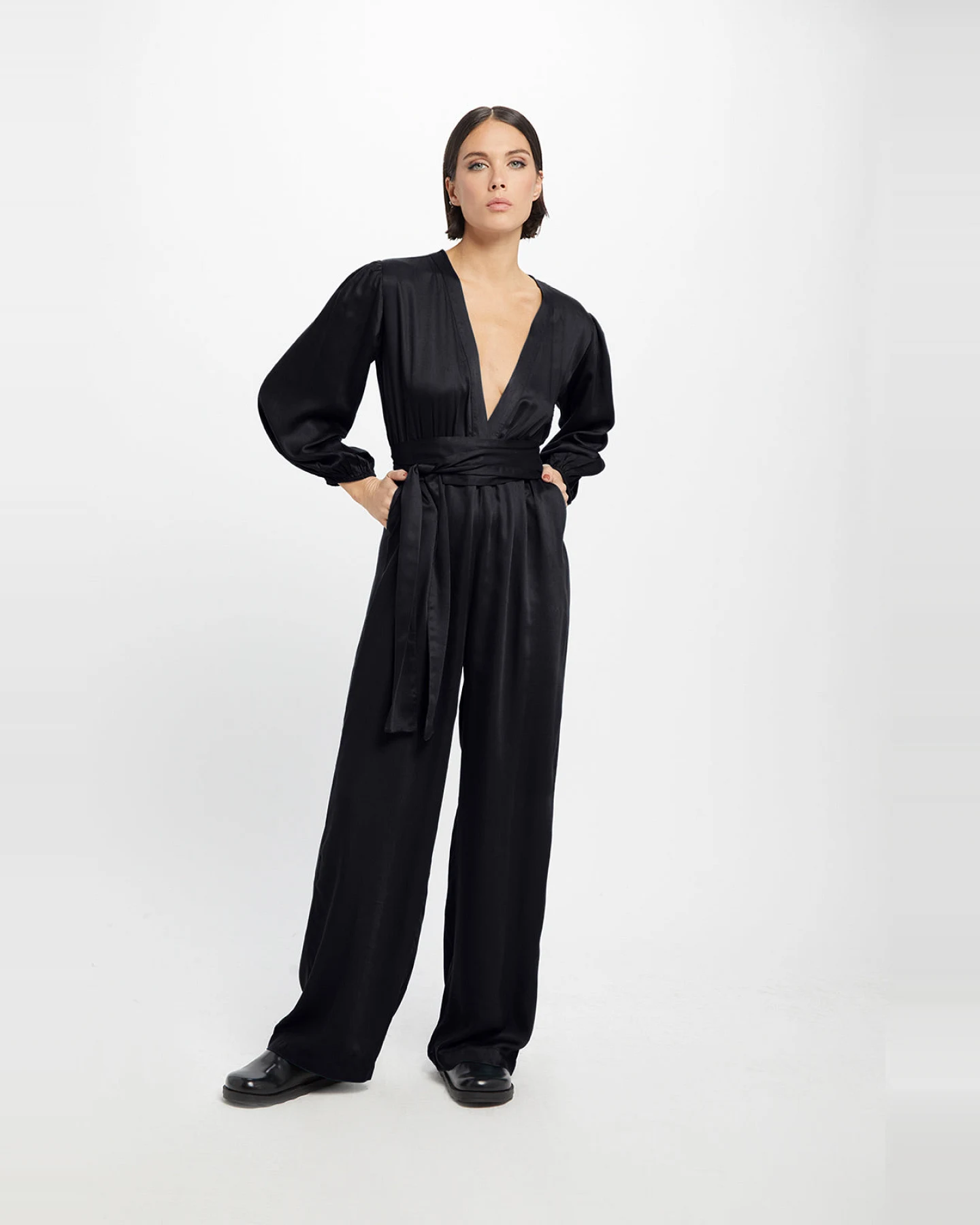 Neu Nomads Damen vegan Jumpsuit Jolene Schwarz – Ansicht 2