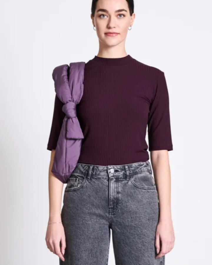 JAN 'N JUNE Damen vegan T-Shirt Rib Nina Cherry Lacquer