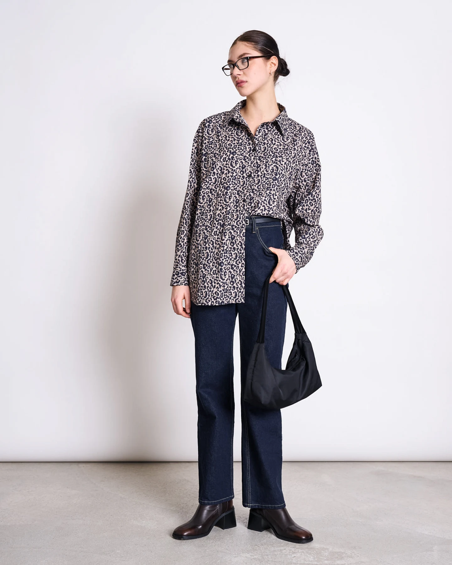 JAN 'N JUNE Damen vegan Hemd Oversized Mamro Leo Print – Ansicht 2