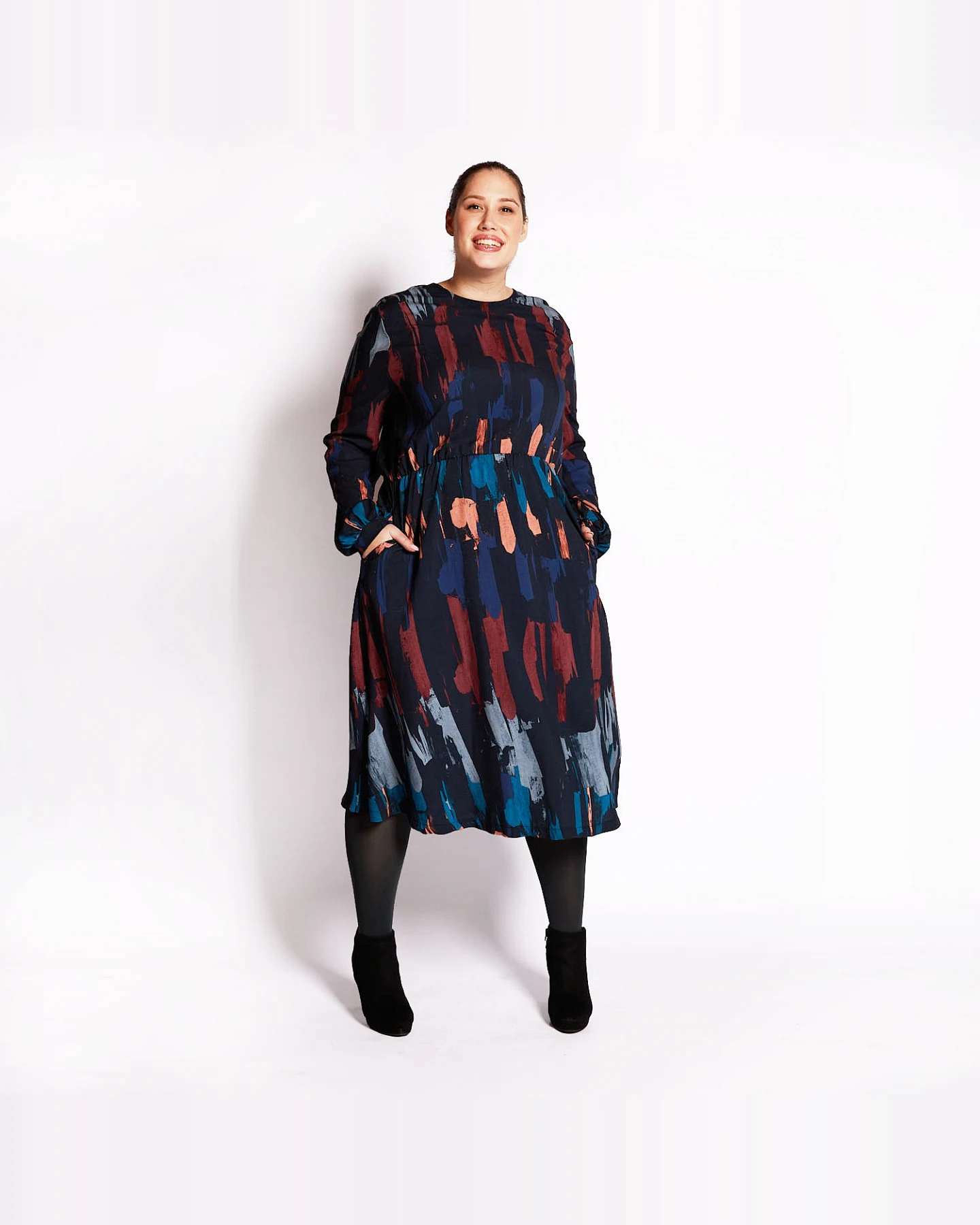 WiDDA Damen vegan Kleid Splash Graphic Pattern Dunkelblau – Ansicht 2
