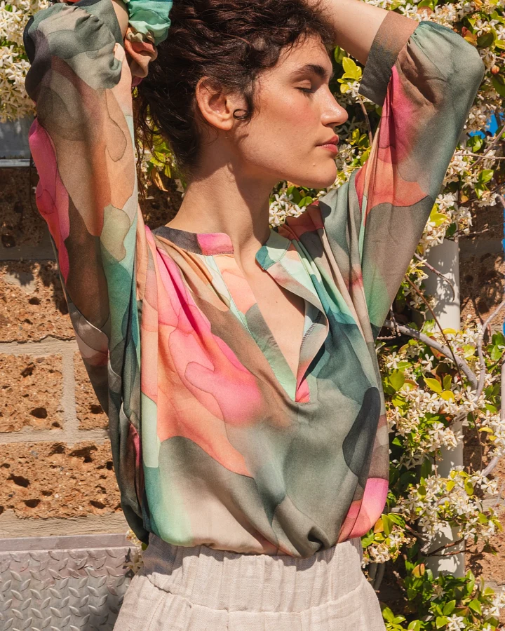 Widda Damen vegan Bluse Monya Wolken Muster Multicolour