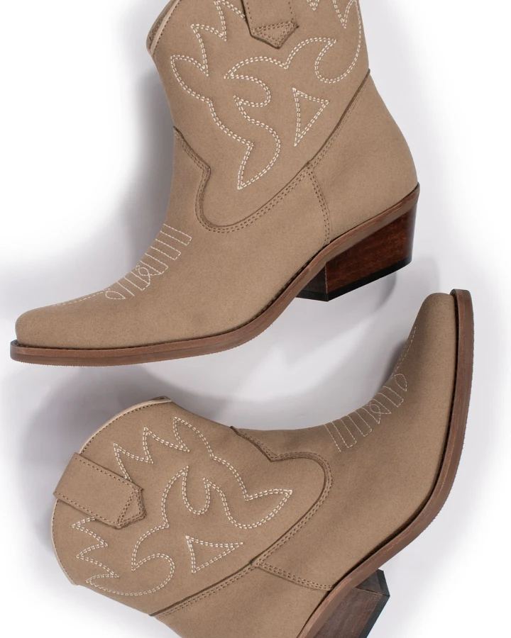 Will's Vegan Store Damen vegan Westernstiefel Niedrig Sand Veganes Wildleder
