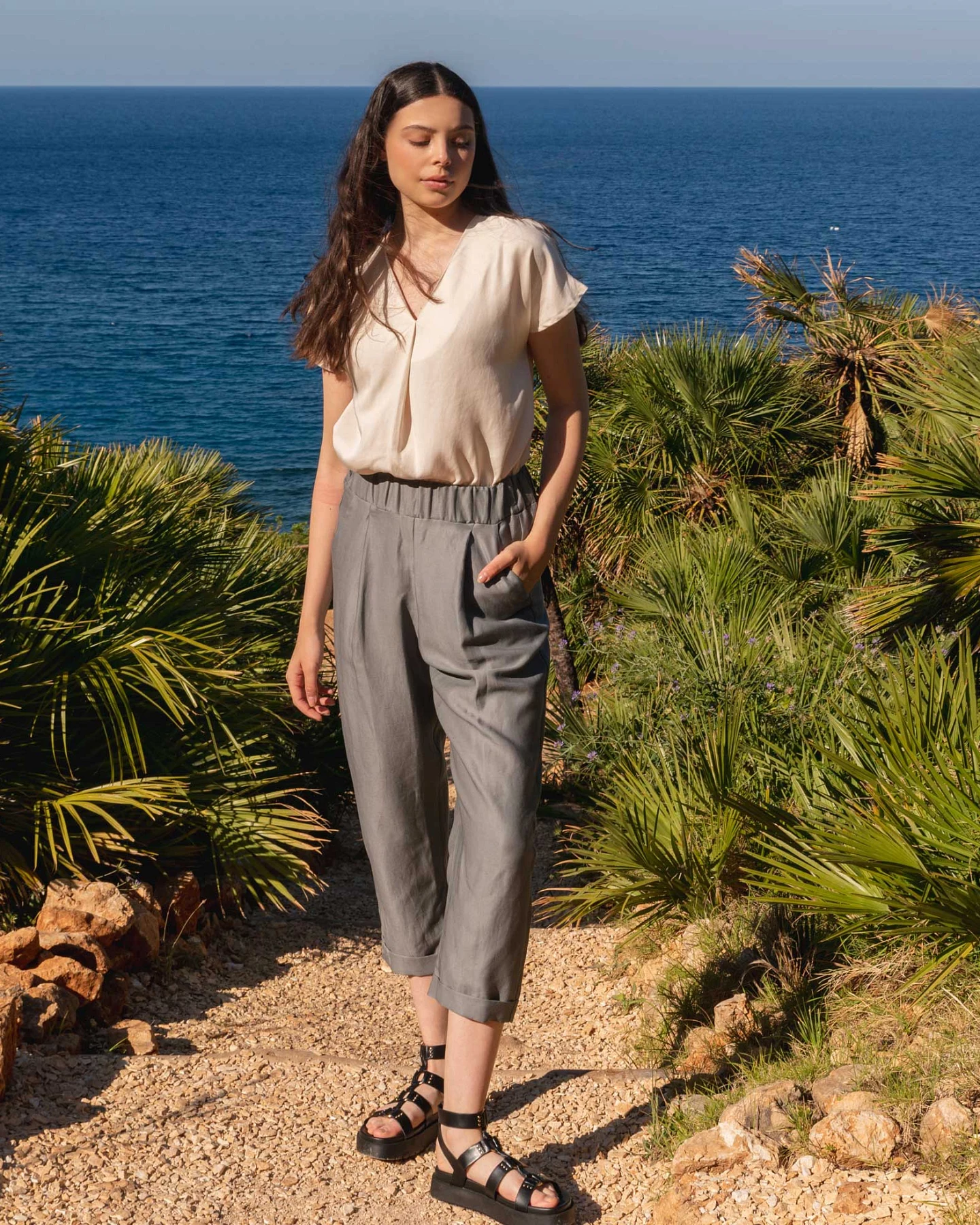 Widda Damen vegan Hose Plissee Jupp Grau – Ansicht 2