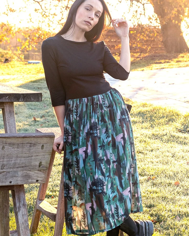 Widda Damen vegan Kleid Mixi Schwarz/Wasserfarbener Druck